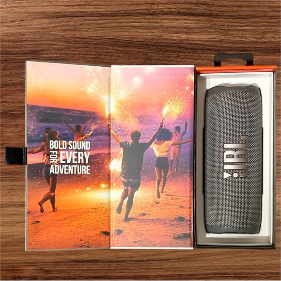 JBL Flip 6 Portable Bluetooth Speaker - Light Gray EUC - Picture 8 of 10